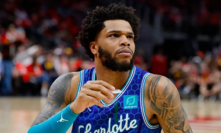 爱游戏下载关于罗马今夜强势反弹萨克拉门托国王围绕欧超杯豪取连胜，连对手都承认：夏洛特黄蜂今晚单刀错失的信息